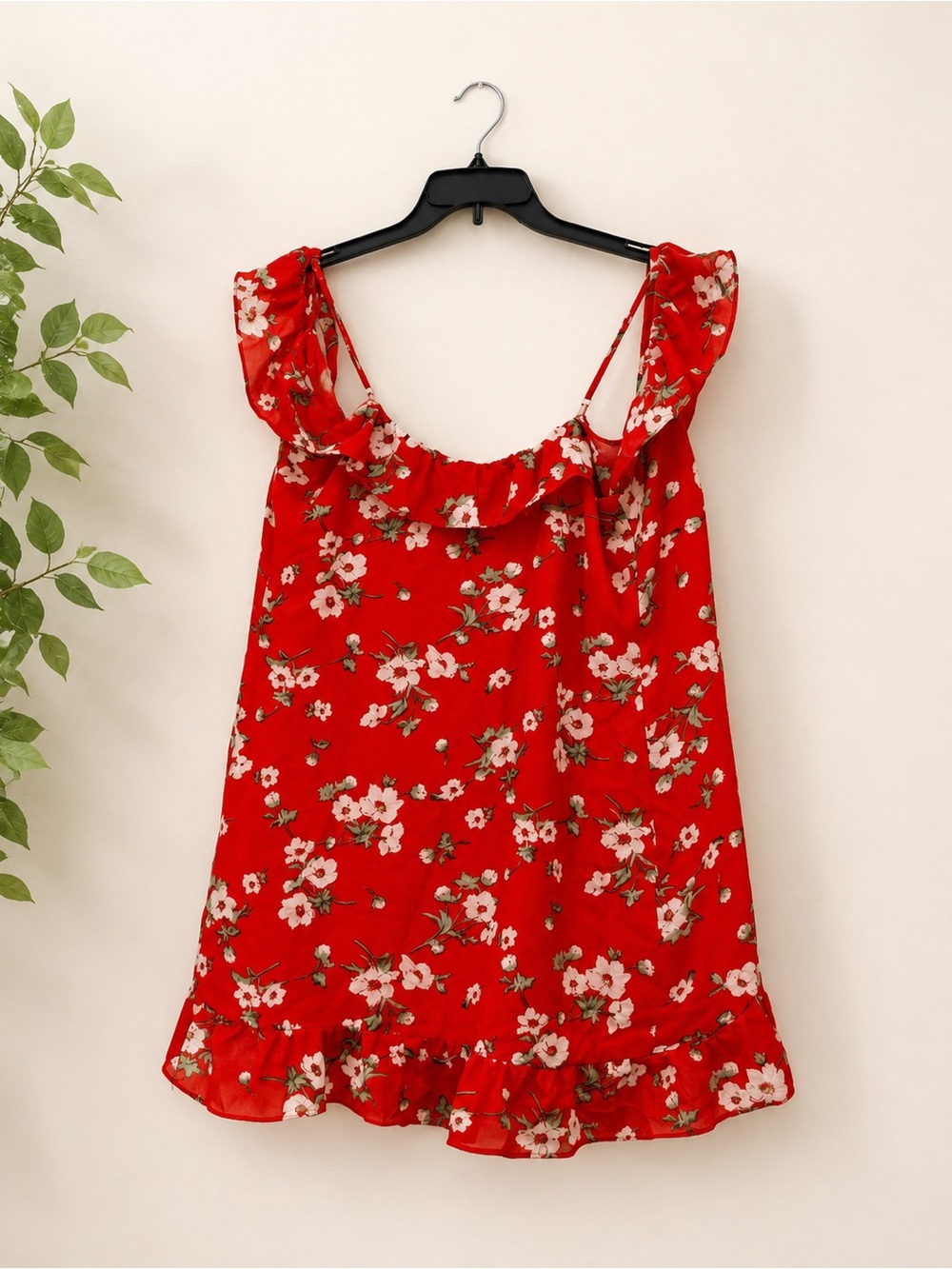 Simplee Red Floral Ruffle Open Back Top Size M - Picture 2 of 3